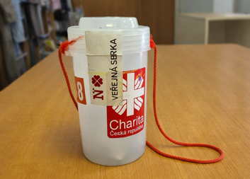 Děkujeme, že pomáháte: Tříkrálová sbírka pro Farní charitu Nymburk byla úspěšná